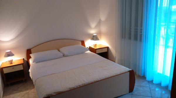 Apartmani Petra 파코스탄 외부 사진